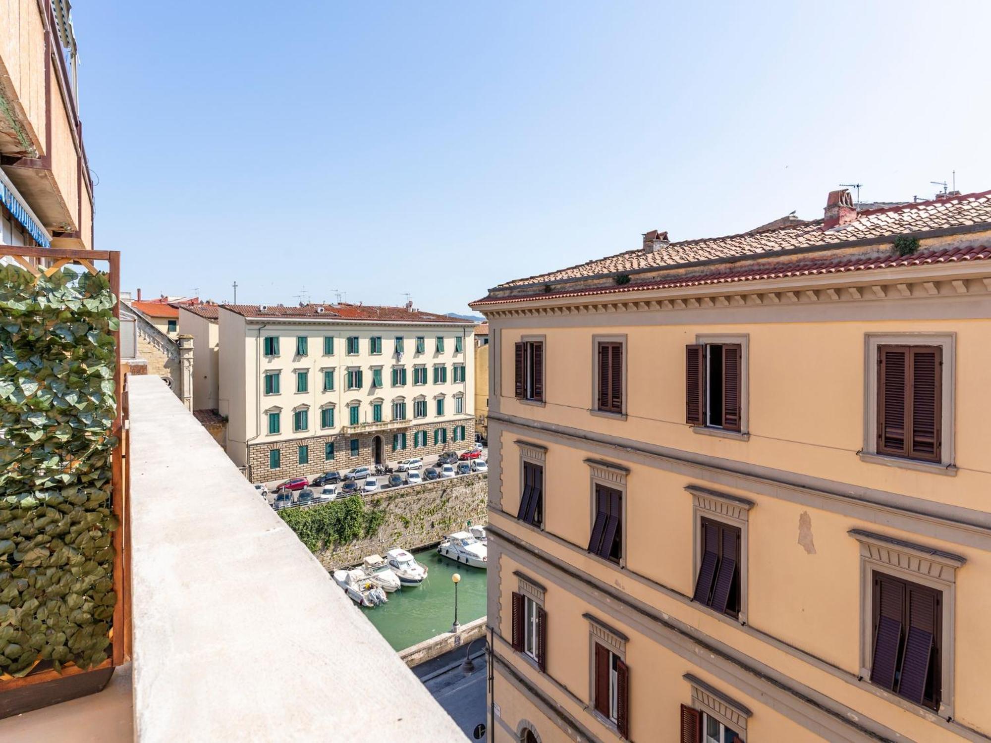 Livorno Central And Modern 2 Apts & 1 Room! Екстер'єр фото